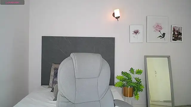 adhara cortez online show from October 22, 2025, 8:30 pm