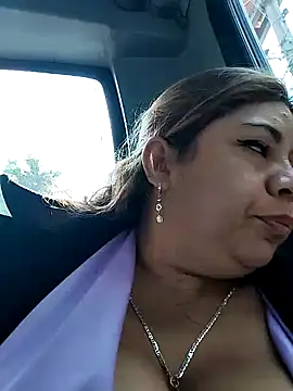 Laura-Hernandez online show from December 11, 2024, 7:46 pm