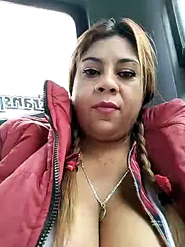 Laura-Hernandez online show from December 18, 2024, 2:38 pm