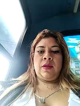 Laura-Hernandez online show from December 19, 2024, 3:30 pm