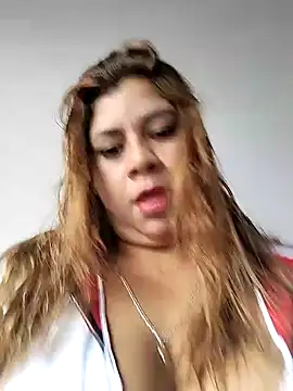 Laura-Hernandez online show from January 10, 2025, 3:58 pm