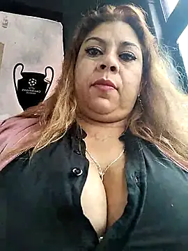 Laura-Hernandez online show from February 24, 2025, 3:42 pm