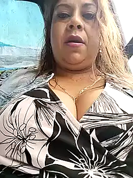 Laura-Hernandez online show from February 28, 2025, 3:26 pm