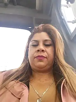 Laura-Hernandez online show from March 5, 2025, 10:43 pm