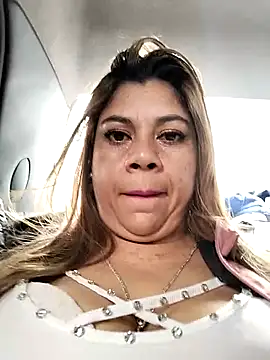 Laura-Hernandez online show from September 12, 2025, 2:50 pm