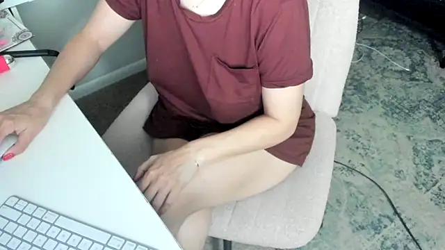 bigb00tyjudyyX online show from May 19, 2026, 4:13 pm