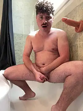 Snapshot of frenchboy9711 chatting on September 17, 2025, 12:40 pm frenchboy9711 online show from September 17, 2025, 12:40 pm