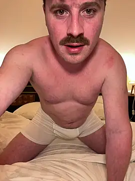 Snapshot of frenchboy9711 chatting on April 9, 2026, 6:46 pm frenchboy9711 online show from April 9, 2026, 6:46 pm