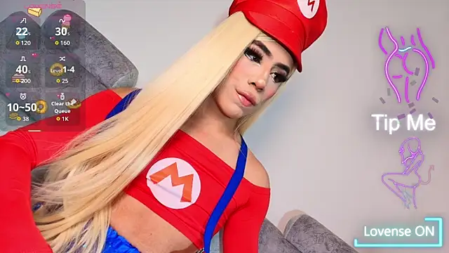 Kenia Fox online show from October 28, 2025, 6:28 am