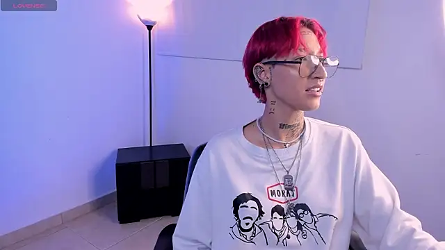 ravengreen  online show from January 22, 2025, 12:06 am