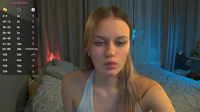 Snapshot of BritneyRoot chatting on February 20, 2025, 5:51 pm BritneyRoot online show from February 20, 2025, 5:51 pm
