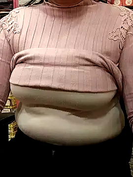 Snapshot of QueenHaryana chatting on November 17, 2025, 12:22 pm QueenHaryana online show from November 17, 2025, 12:22 pm