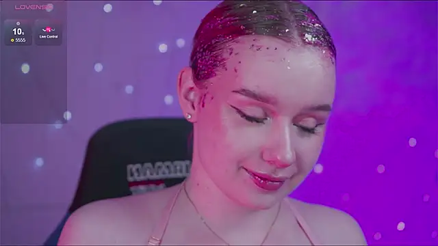 AdeleLoomis online show from December 7, 2024, 8:38 pm