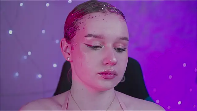 AdeleLoomis online show from December 7, 2024, 11:45 pm