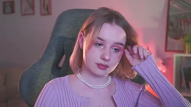 AdeleLoomis online show from December 11, 2024, 11:32 pm