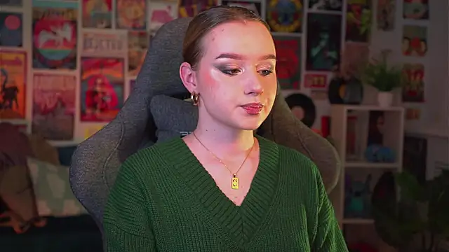 AdeleLoomis online show from December 12, 2024, 5:37 pm