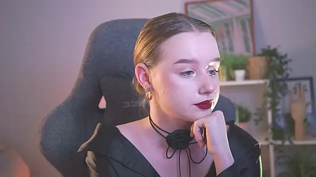 AdeleLoomis online show from December 19, 2024, 11:57 pm