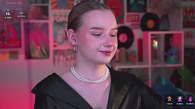 AdeleLoomis online show from December 21, 2024, 11:24 pm