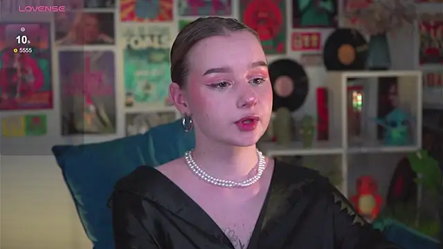 AdeleLoomis online show from December 22, 2024, 2:28 am