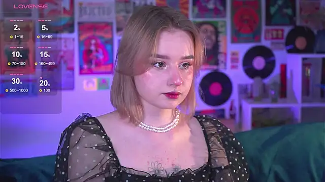 AdeleLoomis online show from December 23, 2024, 8:14 pm