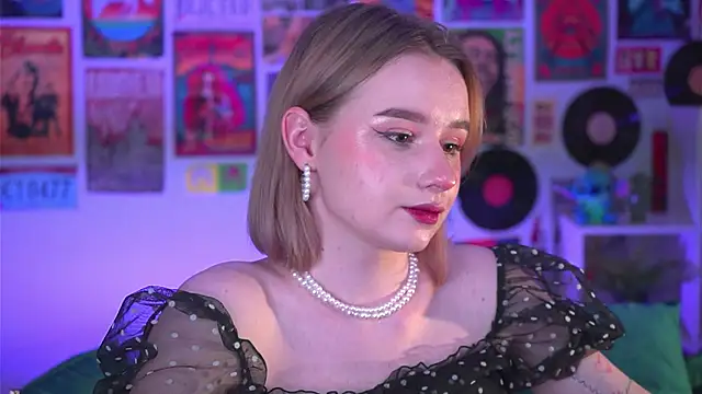 AdeleLoomis online show from December 23, 2024, 11:17 pm