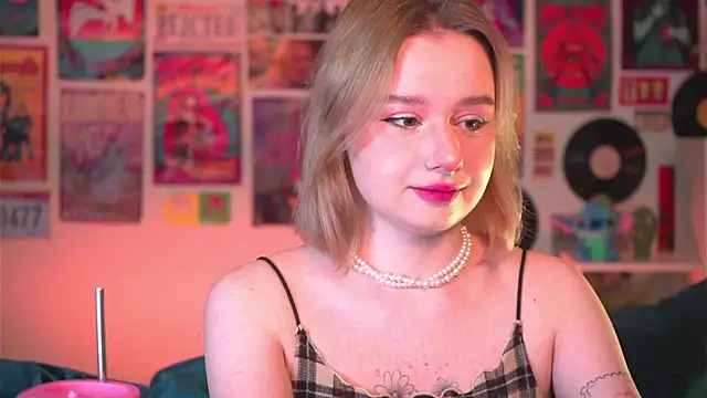 AdeleLoomis online show from December 27, 2024, 8:07 pm