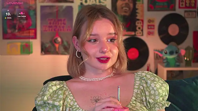 AdeleLoomis online show from December 29, 2024, 3:22 am