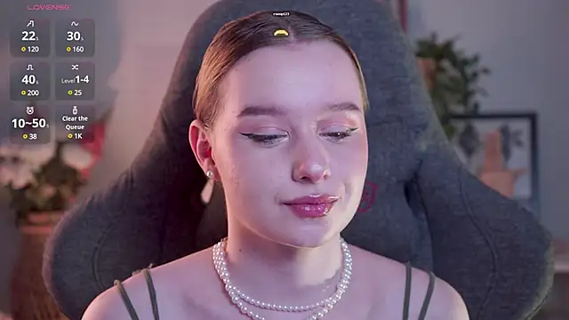 AdeleLoomis online show from December 29, 2024, 8:26 pm