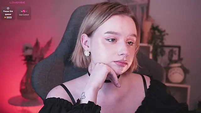 AdeleLoomis online show from January 10, 2025, 12:49 am