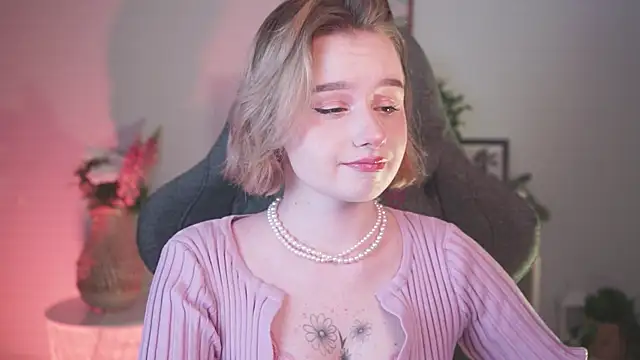 AdeleLoomis online show from January 10, 2025, 8:15 pm