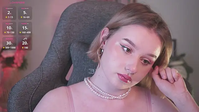 AdeleLoomis online show from January 10, 2025, 11:29 pm