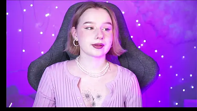 AdeleLoomis online show from January 11, 2025, 8:21 pm