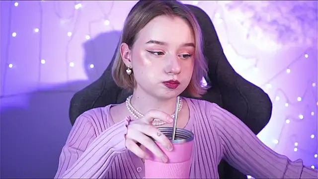 AdeleLoomis online show from January 13, 2025, 8:26 pm