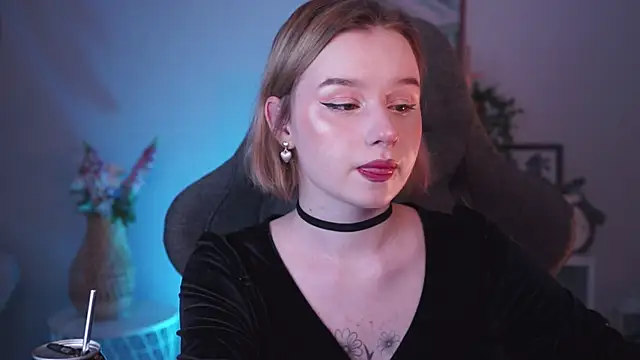 AdeleLoomis online show from January 14, 2025, 7:43 pm