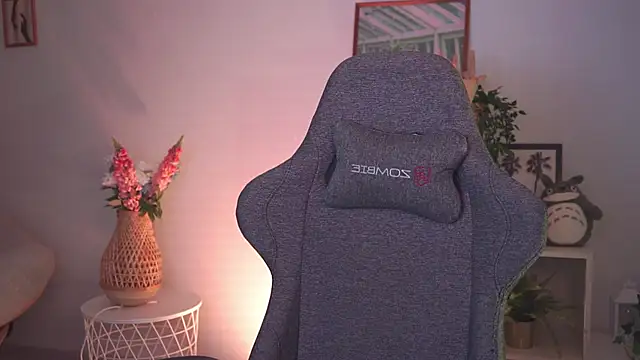 AdeleLoomis online show from January 15, 2025, 1:45 am