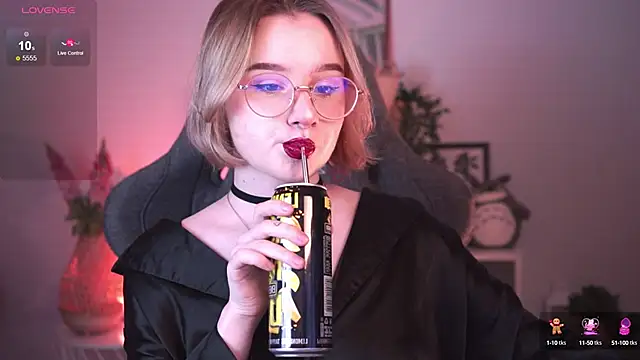 AdeleLoomis online show from January 17, 2025, 7:05 pm