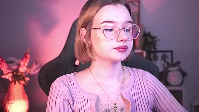 AdeleLoomis online show from January 20, 2025, 7:57 pm