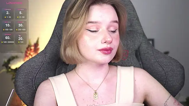 AdeleLoomis online show from January 24, 2025, 11:45 pm