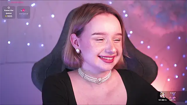 AdeleLoomis online show from February 2, 2025, 8:41 pm