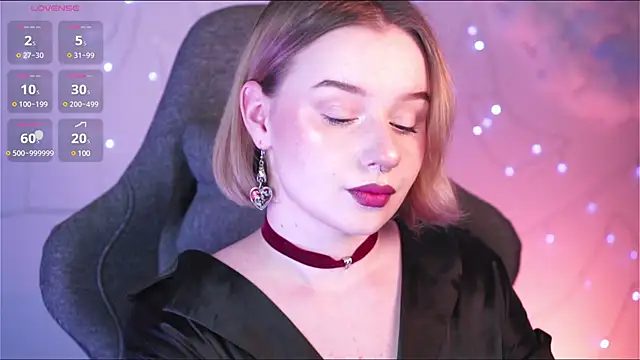 AdeleLoomis online show from February 4, 2025, 5:23 pm