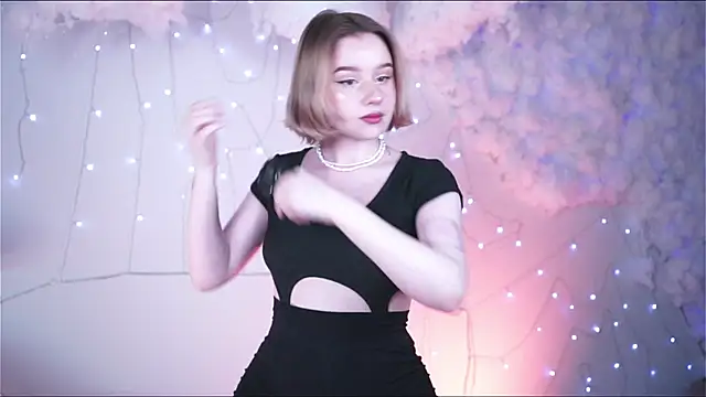 AdeleLoomis online show from February 8, 2025, 5:18 pm