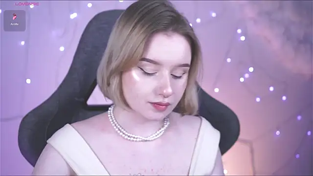 AdeleLoomis online show from February 8, 2025, 8:21 pm