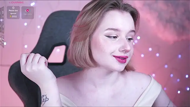 AdeleLoomis online show from February 10, 2025, 8:31 pm