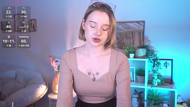 AdeleLoomis online show from February 11, 2025, 11:44 pm