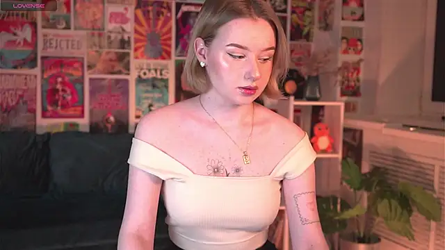 AdeleLoomis online show from February 18, 2025, 2:16 am