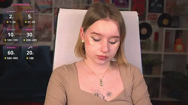 AdeleLoomis online show from March 18, 2025, 9:09 am