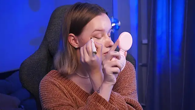 AdeleLoomis online show from October 19, 2025, 2:23 am