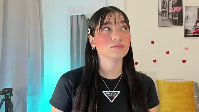 Maia W10 online show from January 27, 2025, 12:37 pm