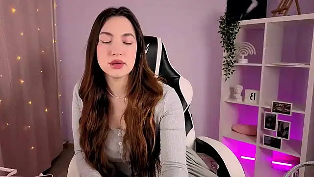 MelissaLovvv online show from September 28, 2025, 1:22 am