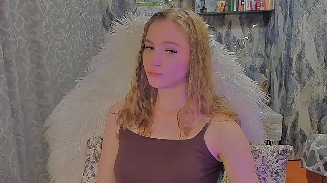 JuxxxsyBunx online show from November 10, 2025, 4:17 pm